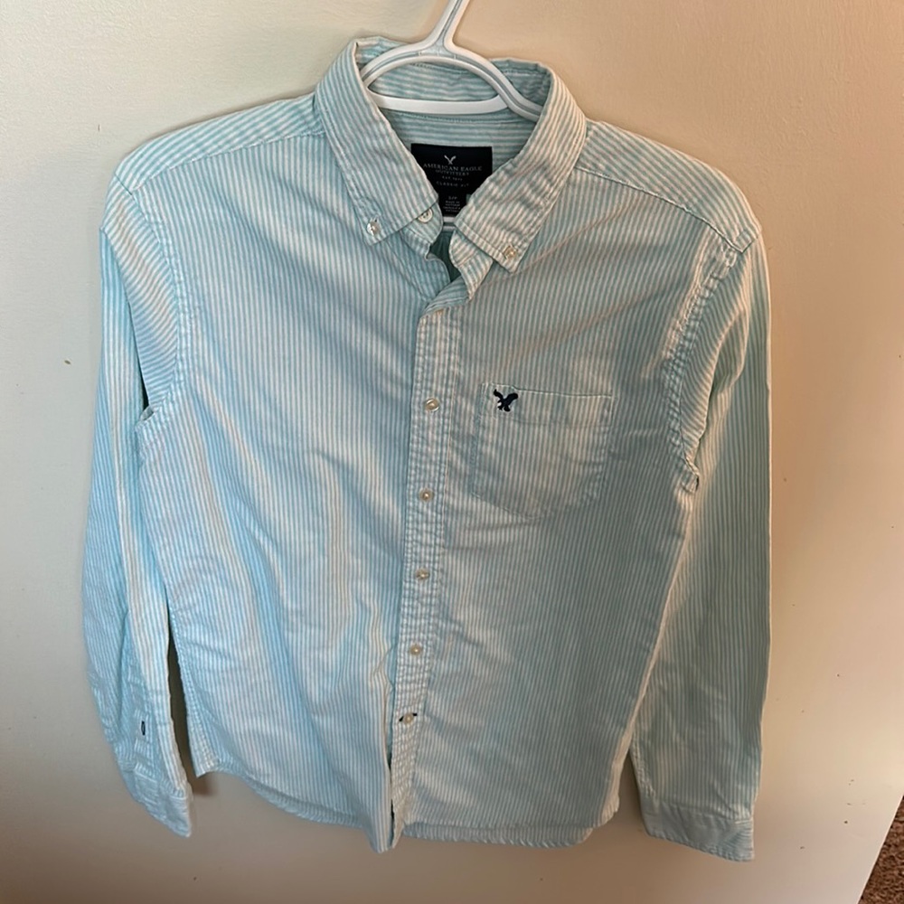 American Eagle Button down